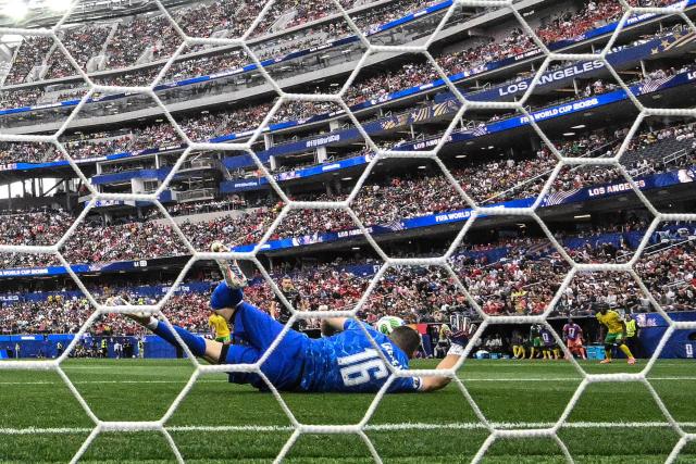 Canada's goalkeeper #16 Maxime Crepeau makes a save during the 2026 World Cup round of 32 football match between South Africa and Canada at the Los Angeles Stadium in Inglewood on June 28, 2026.  (Photo by Patrick T. Fallon / AFP)