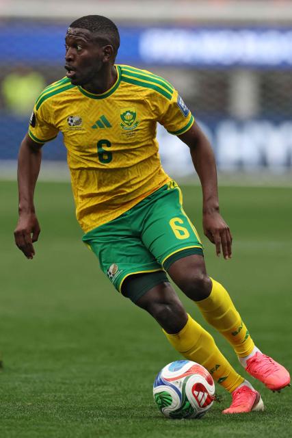 South Africa's defender #06 Aubrey Modiba runs with the ball during the 2026 World Cup round of 32 football match between South Africa and Canada at the Los Angeles Stadium in Inglewood on June 28, 2026.  (Photo by ETIENNE LAURENT / AFP)