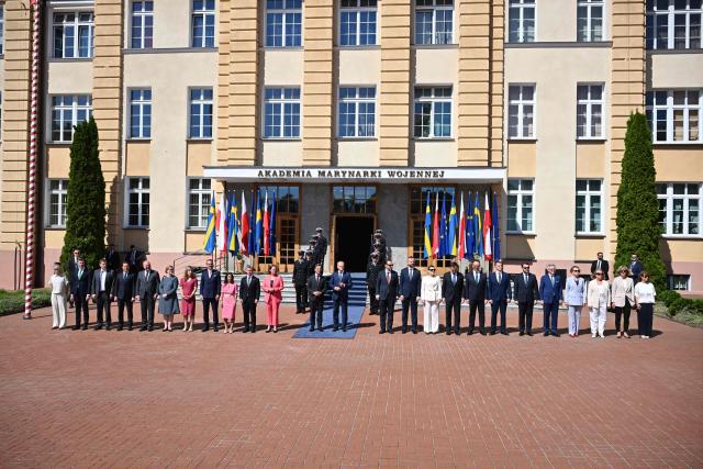 Polish Prime Minister Donald Tusk (C-R) and Sweden's Prime Minister Ulf Kristersson (C-L) pose for a group photo during a visit at the Naval Academy in Gdynia, Poland on June 29, 2026. Sweden's Prime Minister Ulf Kristersson and several of his ministers travelled to Gdynia, Poland for intergovernmental consultations. The focus will be on strengthened bilateral cooperation between Sweden and Poland, specifically with regard to regional security and defence. (Photo by Marcin Gadomski / AFP)