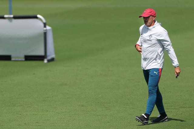 Portugal's Spanish head coach Roberto Martinez leads a training session at Gardens North County District Park in Palm Beach Gardens on June 29, 2026, during the 2026 World Cup football tournament. (Photo by PATRICIA DE MELO MOREIRA / AFP)