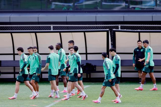Mexico's players take part in a training session on the eve of Mexico's 2026 World Cup football tournament round of 32 match against Ecuador in Mexico City on June 29, 2026. (Photo by Rodrigo Oropeza / AFP)