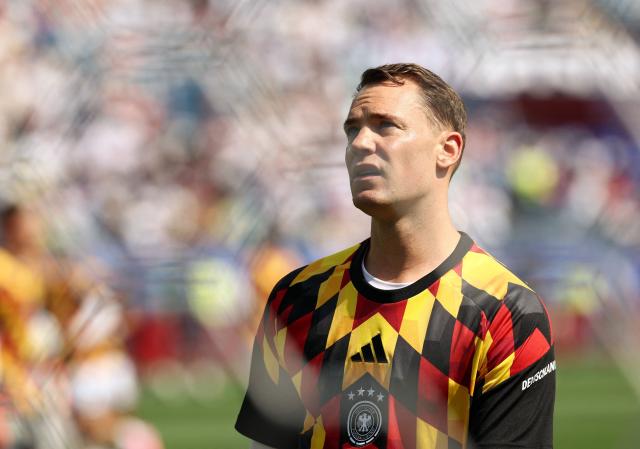 Germany's goalkeeper #01 Manuel Neuer warms up ahead of the 2026 World Cup round of 32 football match between Germany and Paraguay at the Boston Stadium in Foxborough on June 29, 2026.  (Photo by FRANCK FIFE / AFP)