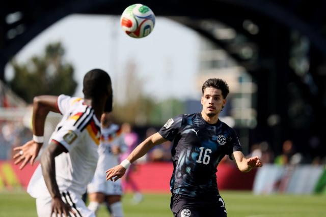Paraguay's midfielder #16 Damian Bobadilla fights for the ball during the 2026 World Cup round of 32 football match between Germany and Paraguay at the Boston Stadium in Foxborough on June 29, 2026.  (Photo by Odd ANDERSEN / AFP)