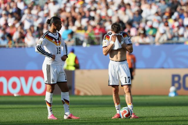 Germany's midfielder #17 Florian Wirtz (R) gestures past forward #19 Leroy Sane during the 2026 World Cup round of 32 football match between Germany and Paraguay at the Boston Stadium in Foxborough on June 29, 2026.  (Photo by Odd ANDERSEN / AFP)