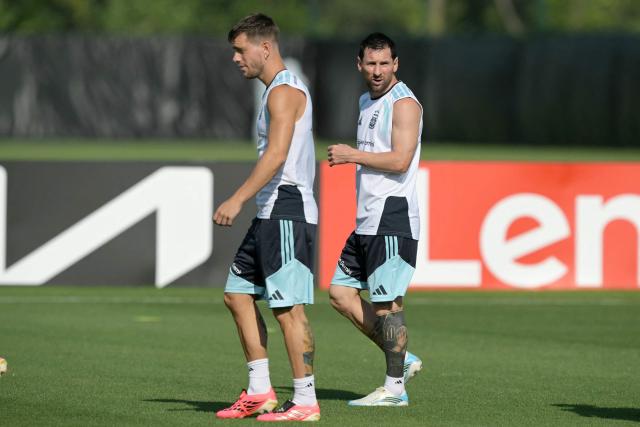 Argentina's midfielder #11 Giovani Lo Celso and Argentina's forward #10 Lionel Messi take part in a training session ahead of Argentina's 2026 World Cup football tournament round of 32 match against Cape Verde at Sporting KC Training Centre in Kansas City on June 29, 2026. (Photo by JUAN MABROMATA / AFP)