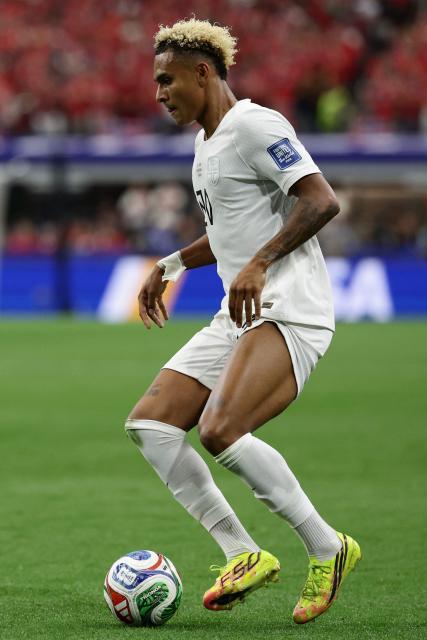 Norway's midfielder #20 Antonio Nusa controls the ball during the 2026 World Cup round of 32 football match between Ivory Coast and Norway at the Dallas Stadium in Arlington on June 30, 2026.  (Photo by Aric Becker / AFP)