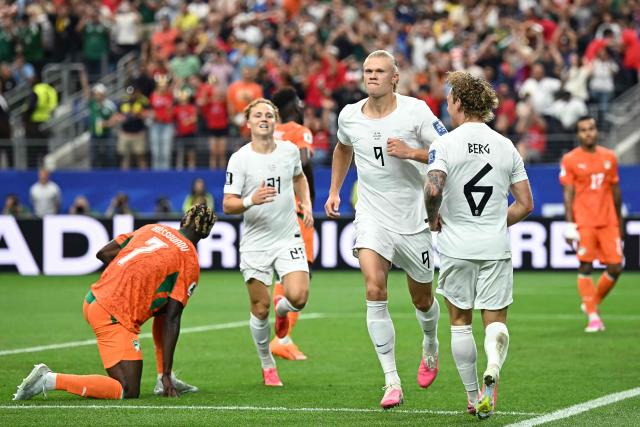 Norway's forward #09 Erling Braut Haaland (C) celebrates  after scoring his team's second goal  during the 2026 World Cup round of 32 football match between Ivory Coast and Norway at the Dallas Stadium in Arlington on June 30, 2026.  (Photo by Paul ELLIS / AFP)