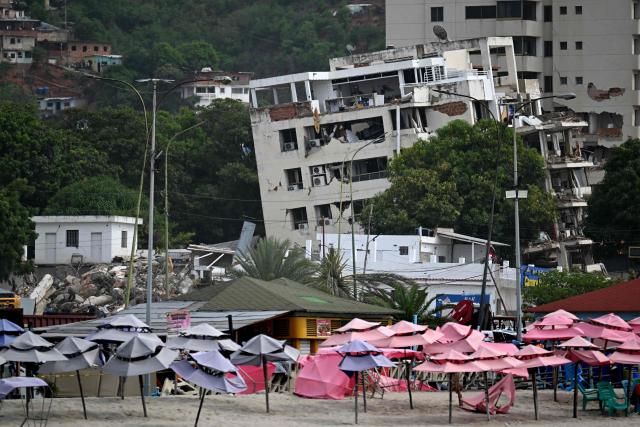 View of a damaged hotel at a beach in Caraballeda, La Guaira state, Venezuela, on June 30, 2026, following the June 24 twin earthquakes. Tens of thousands of people urgently need food and shelter in Venezuela due to the devastation from two huge earthquakes that killed more than 1,700 and injured 5,000, the UN said on June 30, 2026, as doctors warned of potential outbreaks of disease. (Photo by Juan BARRETO / AFP)