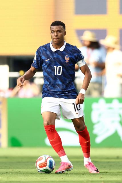 France's forward #10 Kylian Mbappe runs with the ball during the 2026 World Cup round of 32 football match between France and Sweden at the New York/New Jersey Stadium in East Rutherford on June 30, 2026.  (Photo by CHARLY TRIBALLEAU / AFP)