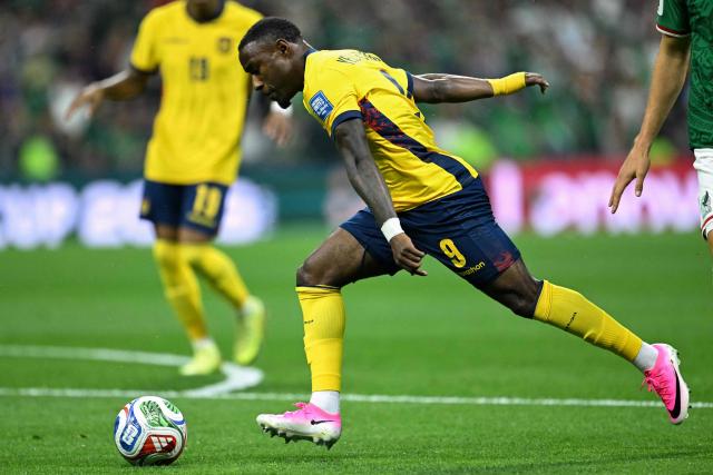 Ecuador's midfielder #09 John Yeboah controls the ball during the 2026 World Cup round of 32 football match between Mexico and Ecuador at the Mexico City Stadium in Mexico City on June 30, 2026.  (Photo by CARL DE SOUZA / AFP)