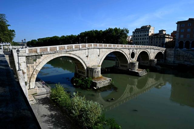 A picture shows the Ponte Sisto, a bridge spanning the River Tiber between the Trastevere district and the historic centre in Rome on July 1, 2026. (Photo by Andreas SOLARO / AFP)