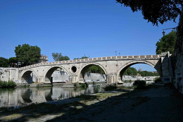 A picture shows the Ponte Sisto, a bridge spanning the River Tiber between the Trastevere district and the historic centre in Rome on July 1, 2026. (Photo by Andreas SOLARO / AFP)