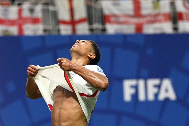 England's midfielder #10 Jude Bellingham reacts to a missed chance during the 2026 World Cup round of 32 match football between England and the Democratic Republic of Congo at the Atlanta Stadium in Atlanta on July 1, 2026.  (Photo by ROBERTO SCHMIDT / AFP)