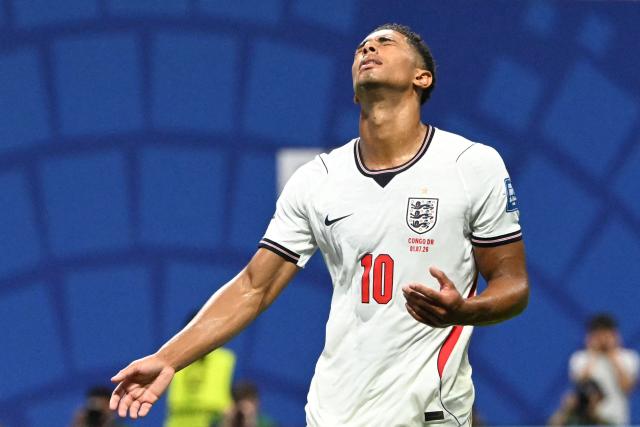 England's midfielder #10 Jude Bellingham reacts to a missed chance during the 2026 World Cup round of 32 match football between England and the Democratic Republic of Congo at the Atlanta Stadium in Atlanta on July 1, 2026.  (Photo by ROBERTO SCHMIDT / AFP)