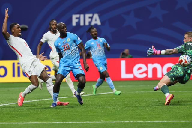 Congo DR's forward #20 Yoane Wissa shoots and misses a chance during the 2026 World Cup round of 32 match football between England and the Democratic Republic of Congo at the Atlanta Stadium in Atlanta on July 1, 2026.  (Photo by Odd ANDERSEN / AFP)