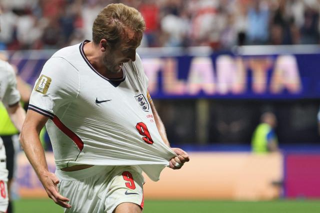 England's forward #09 Harry Kane celebrates scoring his team's second goal during the 2026 World Cup round of 32 match football between England and the Democratic Republic of Congo at the Atlanta Stadium in Atlanta on July 1, 2026.  (Photo by Odd ANDERSEN / AFP)