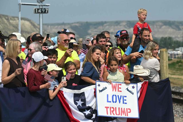 People wait for the arrival of US President Donald Trump ahead of a ceremony to mark the opening of the Theodore Roosevelt Presidential Library in Medora, North Dakota, on July 1, 2026. . (Photo by SAUL LOEB / AFP)
