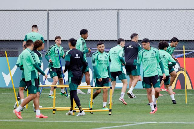 Mexico's players take part in a training session during the 2026 World Cup football tournament at the Centro de Alto Rendimiento (CAR) in Mexico City on July 1, 2026. (Photo by Rodrigo Oropeza / AFP)