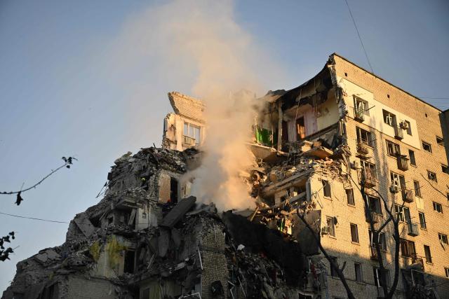 TOPSHOT - A damaged residential building is seen following missile strikes on the Ukrainian capital of Kyiv on July 2, 2026, amid the Russian invasion of Ukraine. Russian missile and drone strikes rocked Kyiv early on July 2, killing at least eight people and wounding dozens, after President Volodymyr Zelensky warned that Moscow was preparing a "massive attack". (Photo by Genya Savilov / AFP)