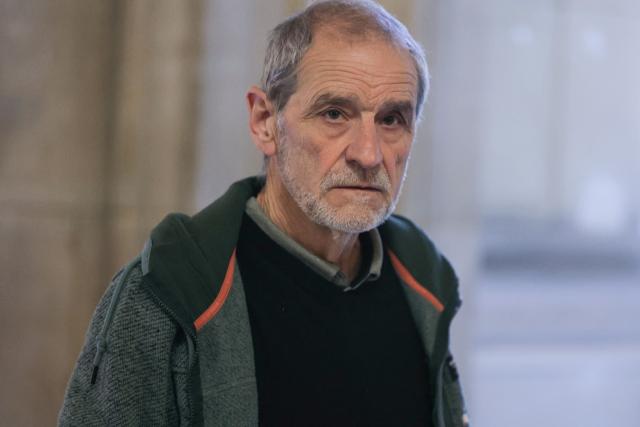 (FILES) Spanish former head of Basque separatist group ETA Jose Antonio Urrutikoetxea Bengoetxea, known as Josu Ternera, arrives for his trial at Paris courthouse in Paris on April 9, 2026. On July 2, 2026, the Paris Court of Appeal acquitted Josu Urrutikoetxea Bengoetxea, a historic leader of the Basque separatist organization ETA, who was on trial for criminal terrorist conspiracy and is also wanted by Spain, notably in connection with an investigation into a deadly attack in 1987. (Photo by Thomas SAMSON / AFP)
