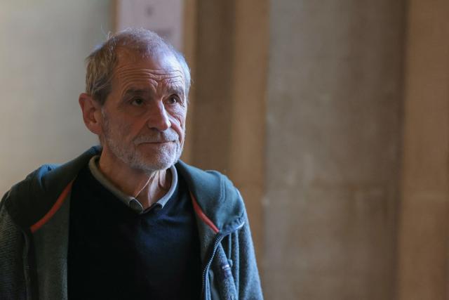 (FILES) Spanish former head of Basque separatist group ETA Jose Antonio Urrutikoetxea Bengoetxea, known as Josu Ternera, arrives for his trial at Paris courthouse in Paris on April 9, 2026. On July 2, 2026, the Paris Court of Appeal acquitted Josu Urrutikoetxea Bengoetxea, a historic leader of the Basque separatist organization ETA, who was on trial for criminal terrorist conspiracy and is also wanted by Spain, notably in connection with an investigation into a deadly attack in 1987. (Photo by Thomas SAMSON / AFP)