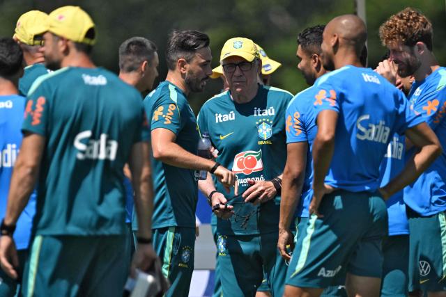 Brazil's Italian head coach Carlo Ancelotti (C) takes part in a training session at the Columbia Park Training Facility in Morristown, New Jersey on July 2, 2026, during the 2026 World Cup football tournament. (Photo by MAURO PIMENTEL / AFP)