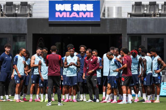 Cape Verde's players take part in an MD-1 training session at Inter Miami CF Stadium in Fort Lauderdale on July 2, 2026, on the eve of the 2026 World Cup round of 32 football match between Argentina and Cape Verde. (Photo by PATRICIA DE MELO MOREIRA / AFP)