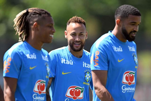 Brazil's forward #10 Neymar (C) takes part in a training session at the Columbia Park Training Facility in Morristown, New Jersey on July 2, 2026, during the 2026 World Cup football tournament. (Photo by MAURO PIMENTEL / AFP)