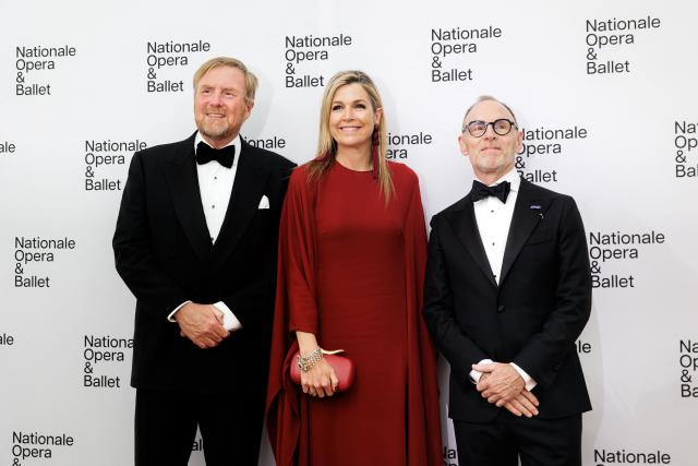 Netherlands' King Willem-Alexander (L) and Queen Maxima (C) pose with Director of Dutch National Ballet Ted Brandsen before the start of a gala hosted by the Dutch National Ballet to mark the director's farewell in Amsterdam on July 2, 2026. (Photo by Ramon van Flymen / ANP / AFP) / Netherlands OUT