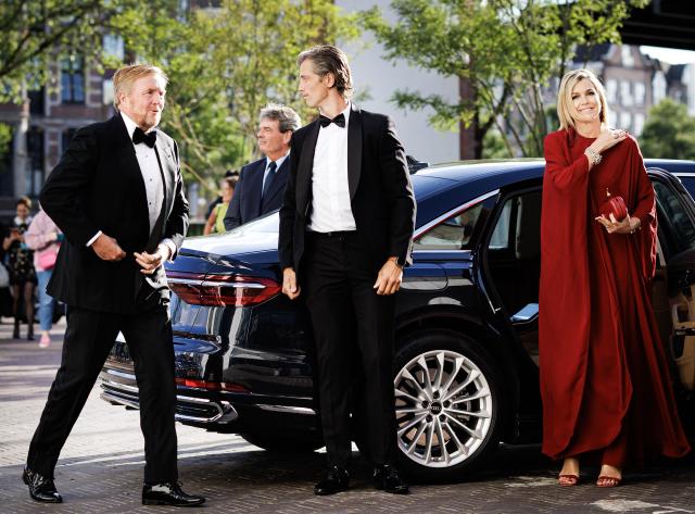 Netherlands' King Willem-Alexander (L) and Queen Maxima (R) arrive for a gala hosted by the Dutch National Ballet to mark the director's farewell in Amsterdam on July 2, 2026. (Photo by Ramon van Flymen / ANP / AFP) / Netherlands OUT