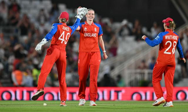 England's Lauren Bell celebrates taking the wicket of South Africa's Ayabonga Khaka for one run during the ICC Women's Twenty20 (T20) cricket world cup 2026 semi-final game between England and South Africa, at The Oval in London on July 2, 2026. (Photo by JUSTIN TALLIS / AFP)