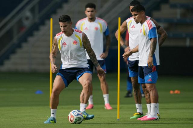 Colombia's midfielder #10 James Rodriguez takes part in an MD-1 training session at the Sporting KC Stadium in Kansas City on July 2, 2026, on the eve of the 2026 World Cup round of 32 football match between Colombia and Ghana. (Photo by JUAN MABROMATA / AFP)