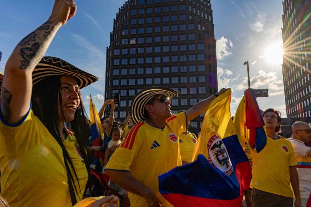Colombian fans take part in a "banderazo" flag-waving gathering at Mill Creek Park in Kansas City on July 2, 2026, on the eve of the 2026 World Cup round of 32 football match between Colombia and Ghana. (Photo by Odd Andersen / AFP)