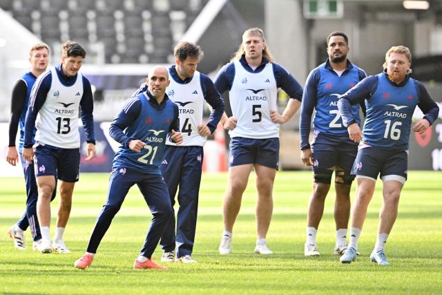 France's Maxime Lucu (3rd L) and Maxime Lamothe (R) attend a captain's run training session with teammates at One New Zealand Stadium in Christchurch on July 3, 2026, ahead of the rugby Nations Championship match against New Zealand. (Photo by Sanka VIDANAGAMA / AFP)