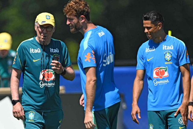 Brazil's Italian head coach Carlo Ancelotti (L) leads his team during a training session at the Columbia Park Training Facility in Morristown, New Jersey on July 3, 2026, ahead of the 2026 World Cup tournament round of 16 football match between Brazil and Norway.  (Photo by MAURO PIMENTEL / AFP)