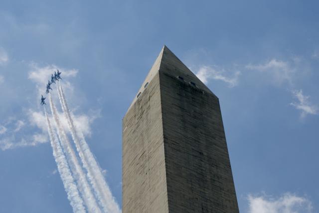 A US Air Force Thunderbirds demonstration squadron fly over the National Mall near the Washington Monument in Washington, DC, on July 3, 2026, ahead of the upcoming July 4 holiday. (Photo by Amid FARAHI / AFP)