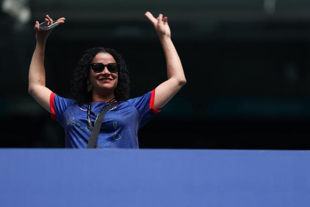 A Cape Verde fan gestures ahead of the 2026 World Cup round of 32 football match between Argentina and Cape Verde at the Miami Stadium in Miami Gardens on July 3, 2026.  (Photo by PATRICIA DE MELO MOREIRA / AFP)