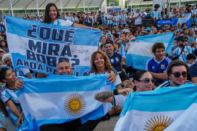 Argentina fans gather to watch the 2026 World Cup Round of 32 football match between Argentina and Cape Verde in Miami Beach, Florida, on July 3, 2026. (Photo by Giorgio VIERA / AFP)