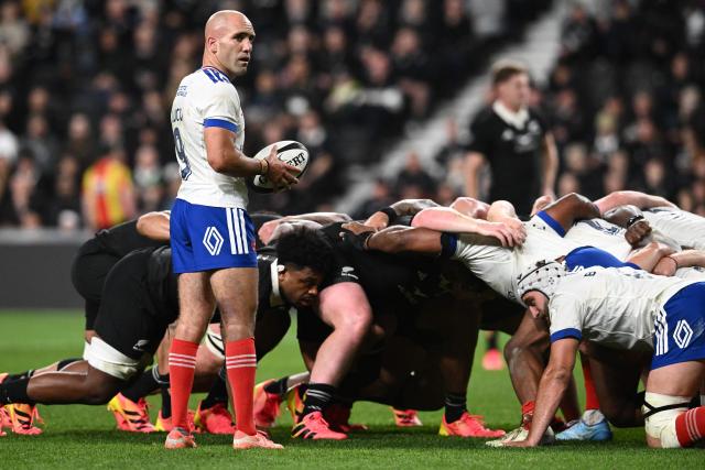 France's Maxime Lucu (L) prepares to feed the scrum during the rugby Nations Championship match between New Zealand and France at One New Zealand Stadium in Christchurch on July 4, 2026 (Photo by Sanka VIDANAGAMA / AFP)