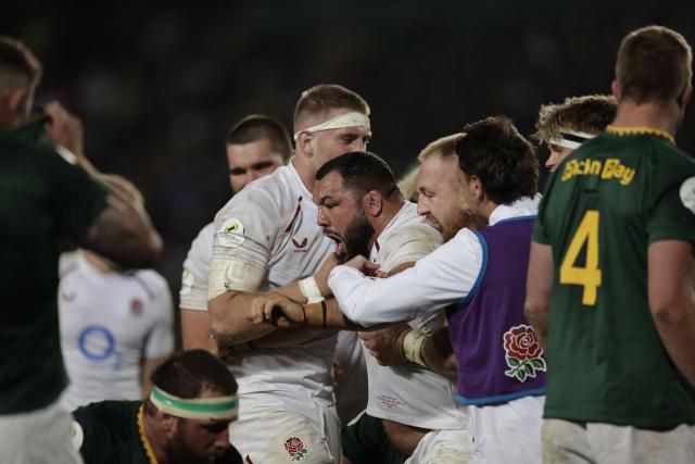 TOPSHOT - England's prop Ellis Genge celebrates after scoring a try during the rugby Nations Championship match between South Africa and England at Ellis Park Stadium in Johannesburg on July 4, 2026. (Photo by PHILL MAGAKOE / AFP)