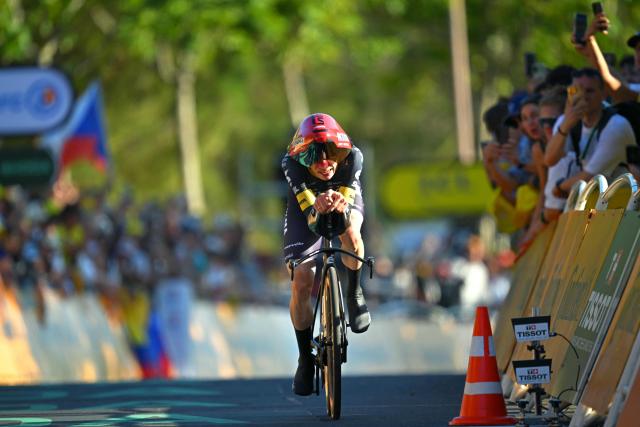Team Visma | Lease a Bike's Danish rider Jonas Vingegaard cycles to the finish line of the 1st stage of the 113th edition of the Tour de France cycling race, a 19,6 km team time trial stage in and around Barcelona in northeastern Spain, on July 4, 2026. (Photo by Loic VENANCE / AFP)