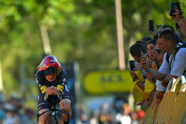 Team Visma | Lease a Bike's Danish rider Jonas Vingegaard cycles to the finish line of the 1st stage of the 113th edition of the Tour de France cycling race, a 19,6 km team time trial stage in and around Barcelona in northeastern Spain, on July 4, 2026. (Photo by Loic VENANCE / AFP)