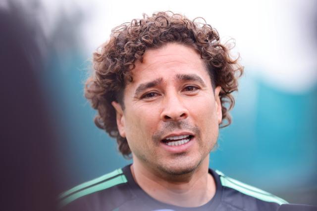 Mexico's goalkeeper #13 Guillermo Ochoa speaks with the press ahead of a training session at the Centro de Alto Rendimiento (CAR) in Mexico City on July 4, 2026, on the eve of the 2026 World Cup round of 16 football match between Mexico and England. (Photo by Rodrigo Oropeza / AFP)