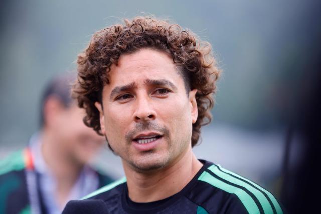Mexico's goalkeeper #13 Guillermo Ochoa speaks with the press ahead of a training session at the Centro de Alto Rendimiento (CAR) in Mexico City on July 4, 2026, on the eve of the 2026 World Cup round of 16 football match between Mexico and England. (Photo by Rodrigo Oropeza / AFP)