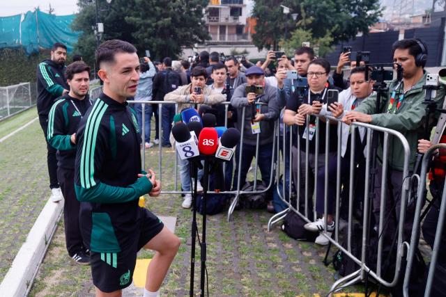 Mexico's midfielder #08 Alvaro Fidalgo speaks to the press ahead of a training session at the Centro de Alto Rendimiento (CAR) in Mexico City on July 4, 2026, on the eve of the 2026 World Cup round of 16 football match between Mexico and England. (Photo by Rodrigo Oropeza / AFP)