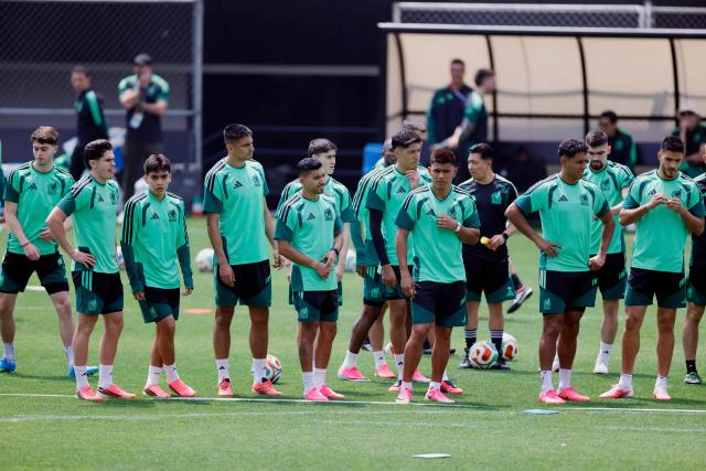 Mexico's players take part in a training session at the Centro de Alto Rendimiento (CAR) in Mexico City on July 4, 2026, on the eve of the 2026 World Cup round of 16 football match between Mexico and England. (Photo by Rodrigo Oropeza / AFP)