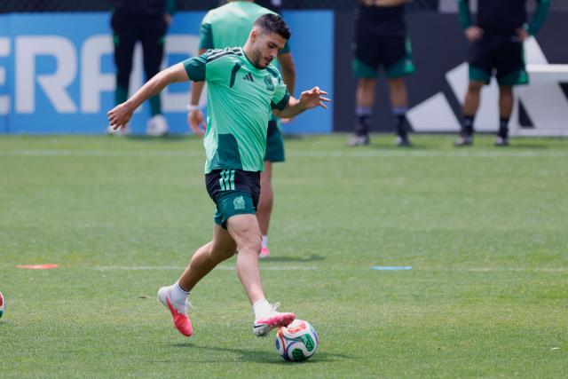 Mexico's forward #09 Raul Jimenez takes part in a training session at the Centro de Alto Rendimiento (CAR) in Mexico City on July 4, 2026, on the eve of the 2026 World Cup round of 16 football match between Mexico and England. (Photo by Rodrigo Oropeza / AFP)