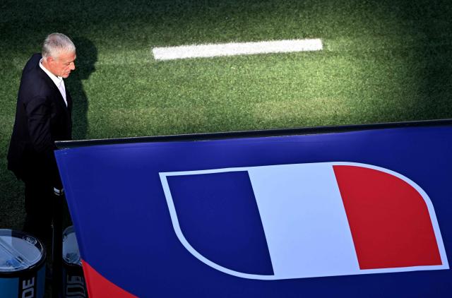 France's head coach Didier Deschamps gestures on the touchline during the 2026 World Cup round of 16 football match between Paraguay and France at the Philadelphia Stadium in Philadelphia on July 4, 2026.  (Photo by Jewel SAMAD / AFP)