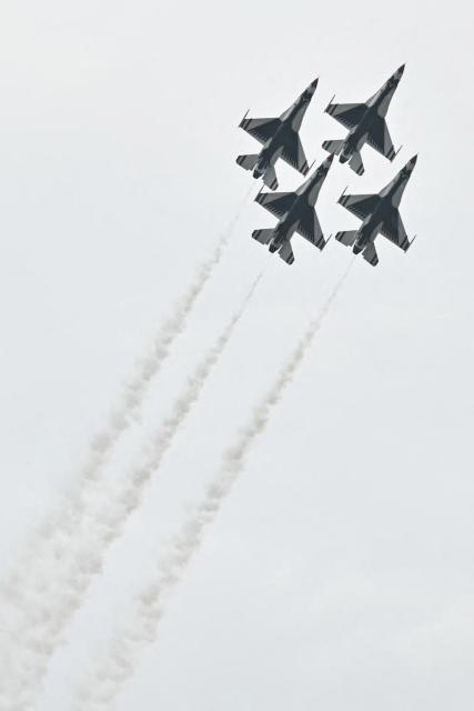 US Air Force Thunderbirds perform during the "Salute to America" Independence Day celebration on the National Mall in Washington, DC, on July 4, 2026. The nation is marking the 250th anniversary of the United States Declaration of Indpendence. (Photo by Mandel NGAN / AFP)