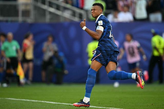 France's forward #10 Kylian Mbappe celebrates scoring his team's first goal during the 2026 World Cup round of 16 football match between Paraguay and France at the Philadelphia Stadium in Philadelphia on July 4, 2026.  (Photo by MAURO PIMENTEL / AFP)